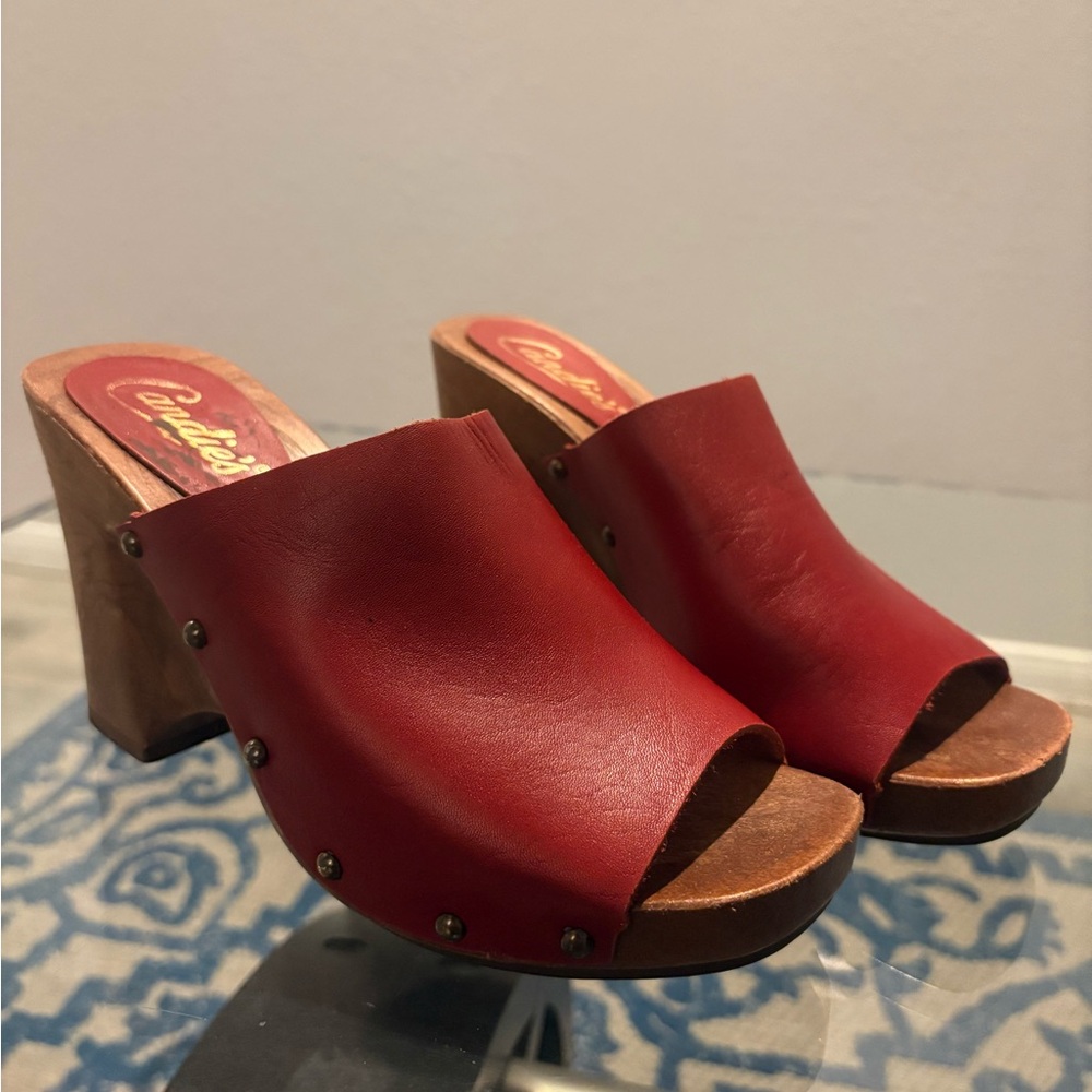 Vintage 90’s Candie's Red Leather Studded Wooden Block Heel Mules 💋♥️